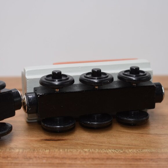 2002 Catherine & Trailer Train Tank Engine Thomas & Friends Wooden Railw… - Picture 11 of 11